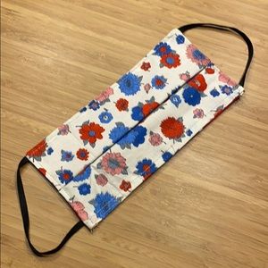 Patriotic flowers facemask